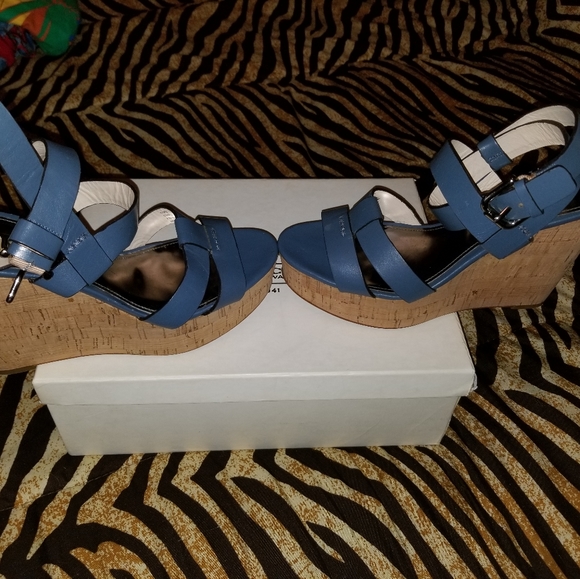 Coach Wedges OFFERS WELCOME size 7.5 NEW in box - Picture 12 of 16